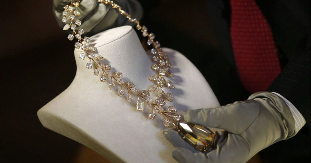 8 Perhiasan Termahal, Harganya Lebih Mahal Dari Pesawat